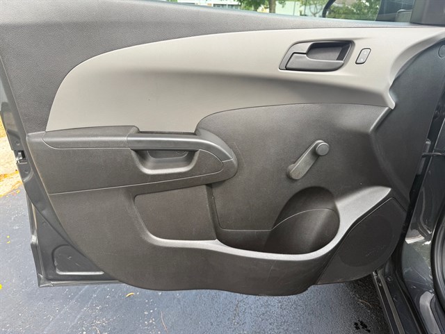 2016 CHEVROLET SONIC - Image 32