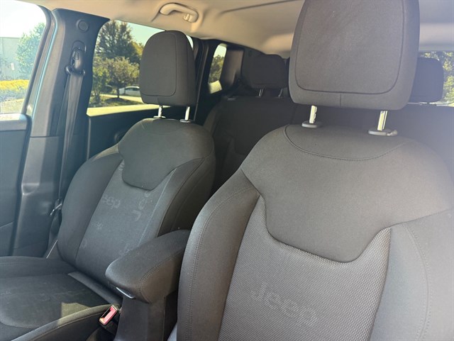 2017 JEEP RENEGADE - Image 27