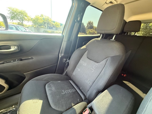 2017 JEEP RENEGADE - Image 19