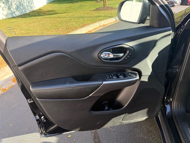 2019 JEEP CHEROKEE - Image 29