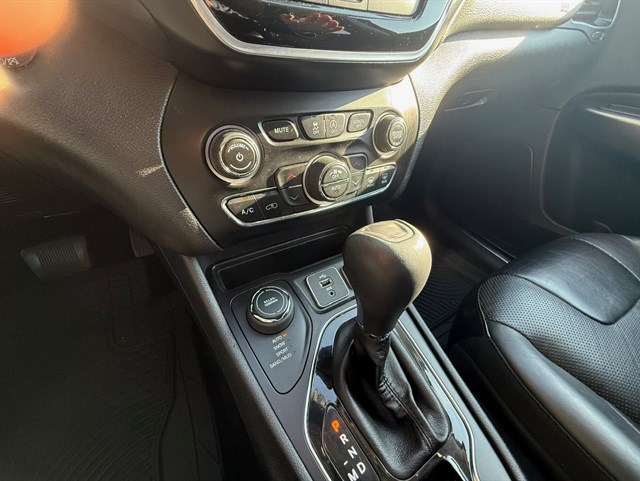 2019 JEEP CHEROKEE - Image 26