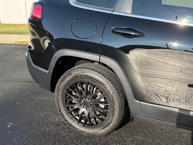 2019 JEEP CHEROKEE - Image 32