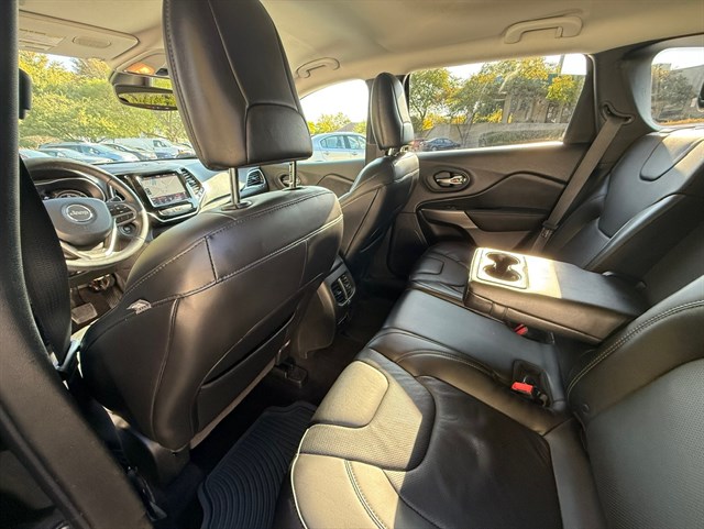 2019 JEEP CHEROKEE - Image 24