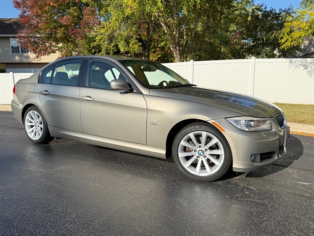 2011 BMW 328I - Image 2