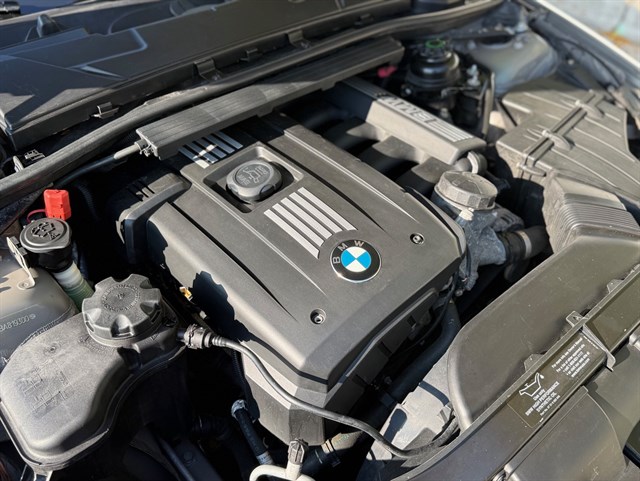 2011 BMW 328I - Image 12