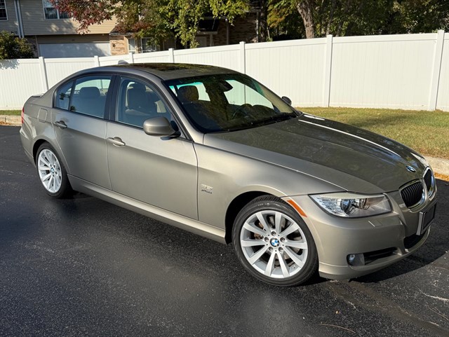 2011 BMW 328I - Image 1