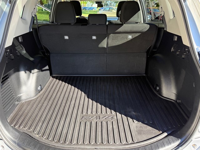 2017 TOYOTA RAV4 - Image 24