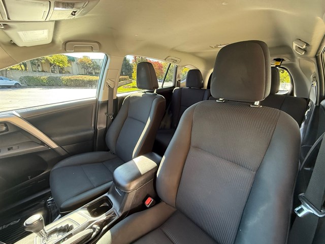 2017 TOYOTA RAV4 - Image 13