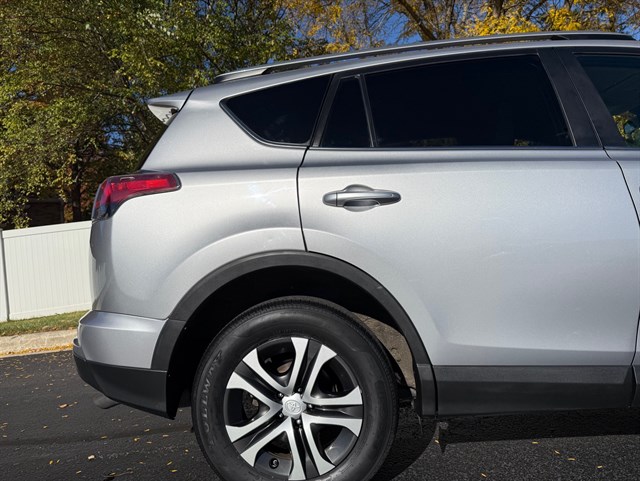 2017 TOYOTA RAV4 - Image 40