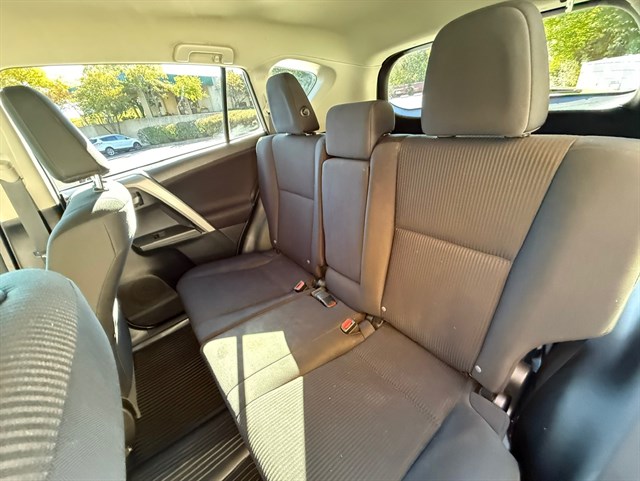 2017 TOYOTA RAV4 - Image 25