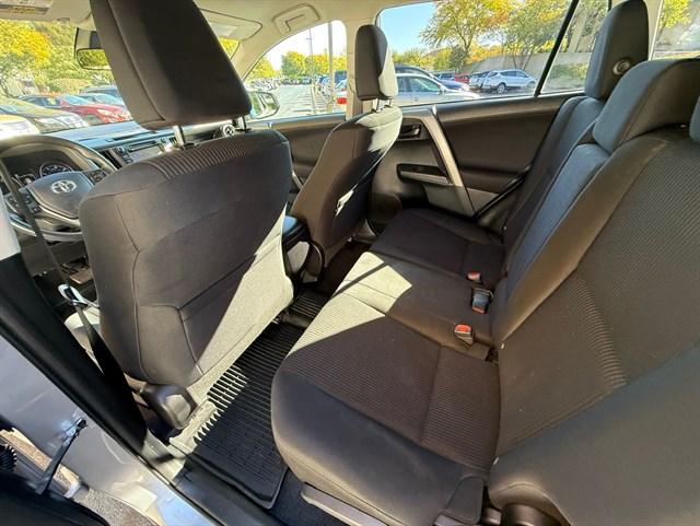 2017 TOYOTA RAV4 - Image 26