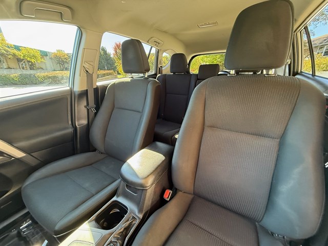 2017 TOYOTA RAV4 - Image 27