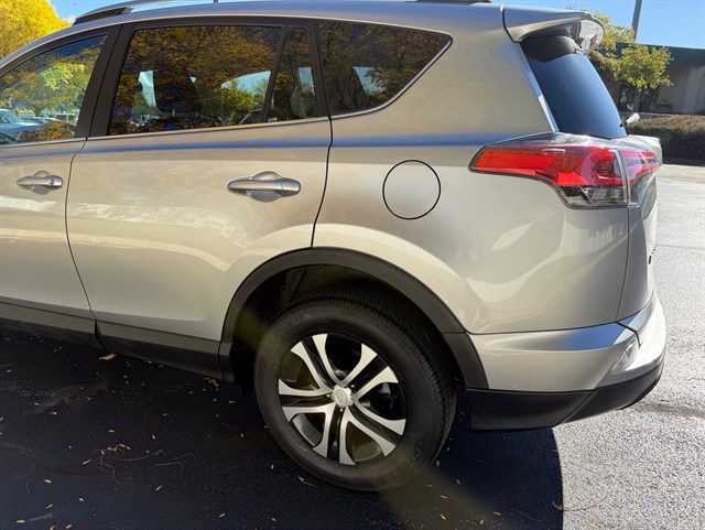 2017 TOYOTA RAV4 - Image 36