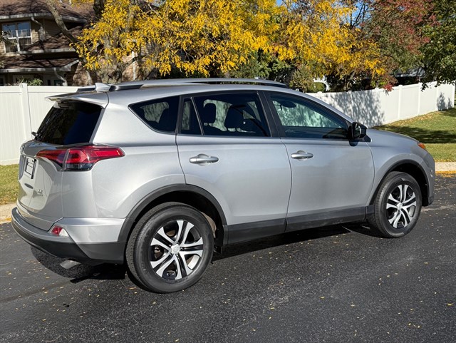 2017 TOYOTA RAV4 - Image 46