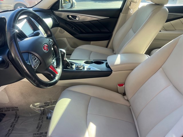 2015 INFINITI Q50 - Image 15