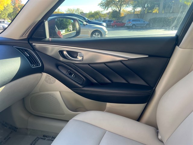 2015 INFINITI Q50 - Image 26