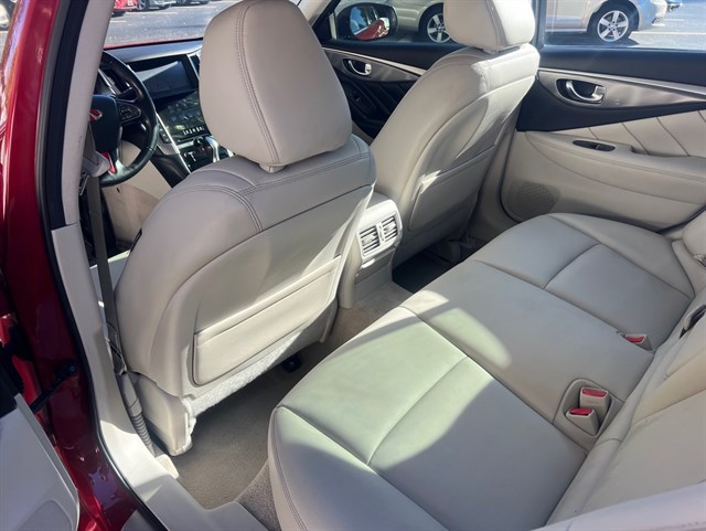 2015 INFINITI Q50 - Image 24