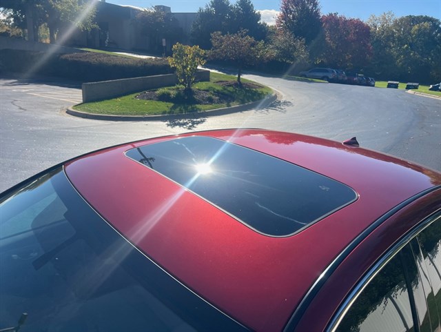 2015 INFINITI Q50 - Image 31