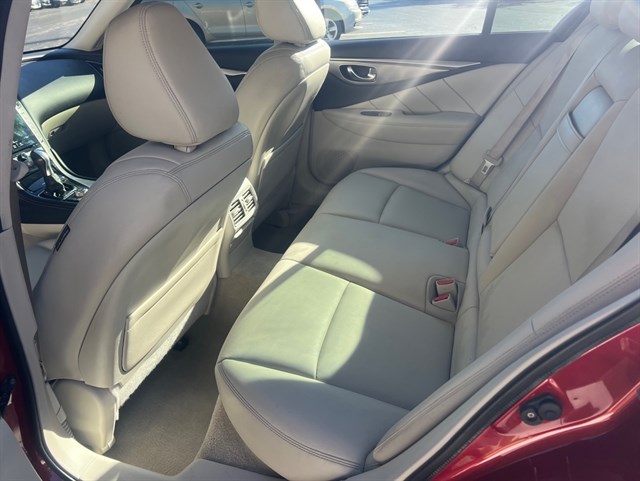 2015 INFINITI Q50 - Image 23