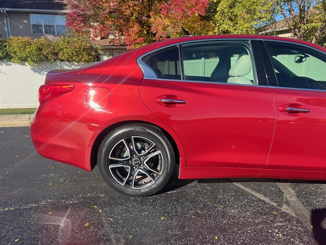 2015 INFINITI Q50 - Image 39