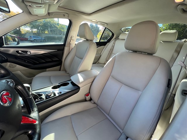 2015 INFINITI Q50 - Image 16