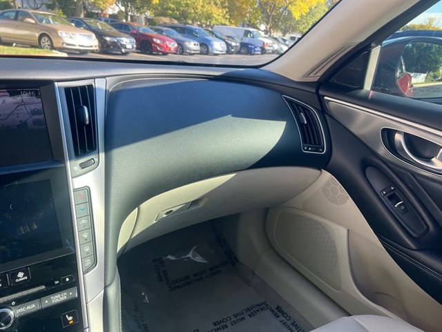 2015 INFINITI Q50 - Image 27