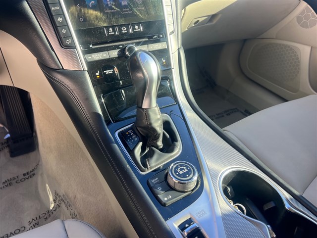 2015 INFINITI Q50 - Image 28