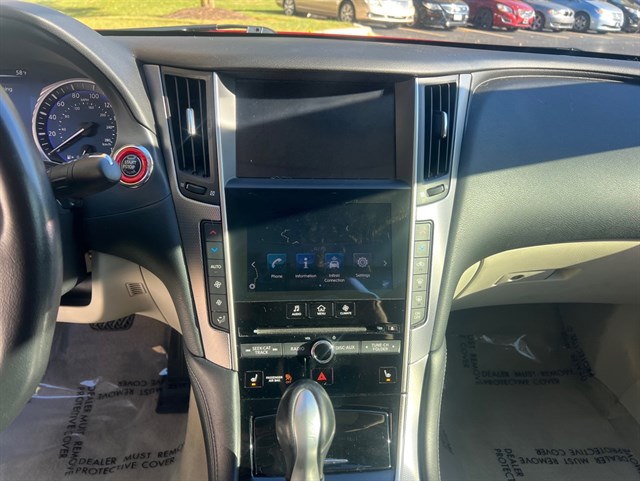 2015 INFINITI Q50 - Image 18