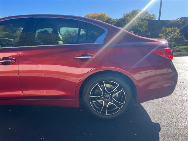 2015 INFINITI Q50 - Image 35