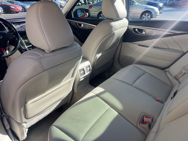 2015 INFINITI Q50 - Image 22