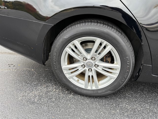 2015 INFINITI Q40 - Image 34