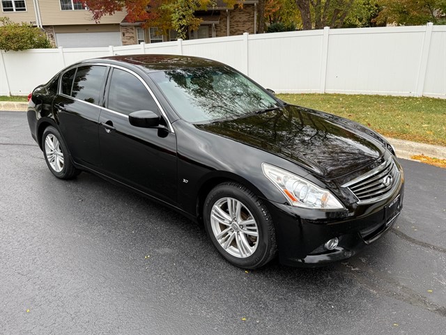 2015 INFINITI Q40 - Image 2