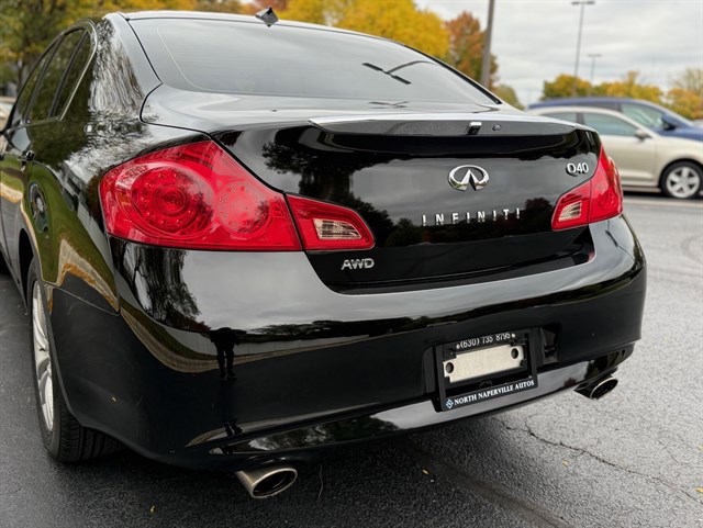 2015 INFINITI Q40 - Image 11