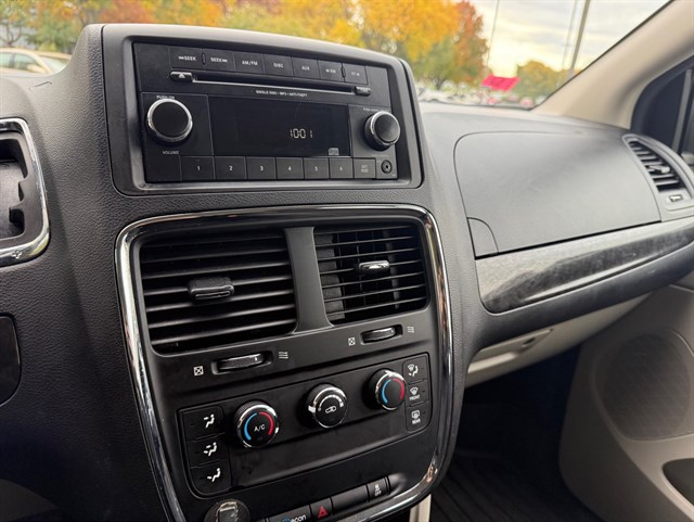 2016 DODGE GRAND CARAVAN - Image 17