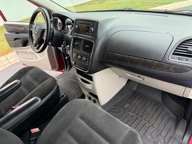 2016 DODGE GRAND CARAVAN - Image 12