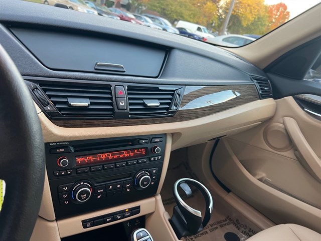 2014 BMW X1 - Image 17