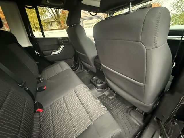 2011 JEEP WRANGLER - Image 26