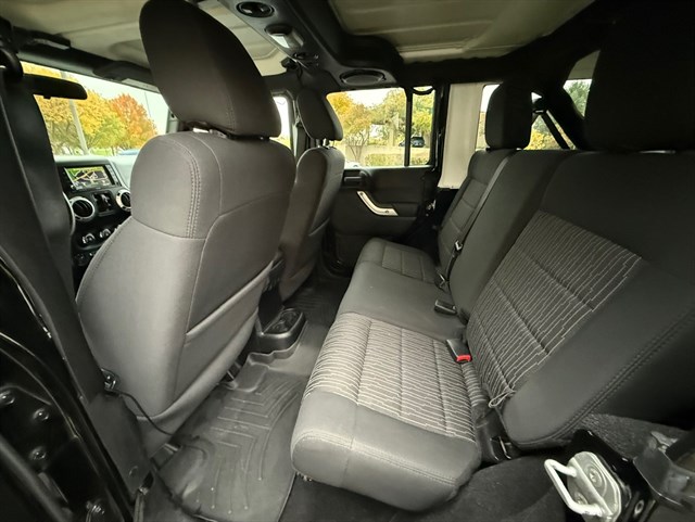 2011 JEEP WRANGLER - Image 30