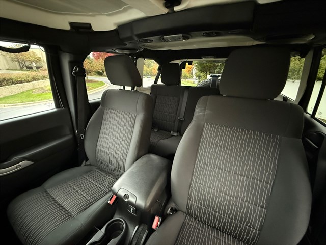 2011 JEEP WRANGLER - Image 18