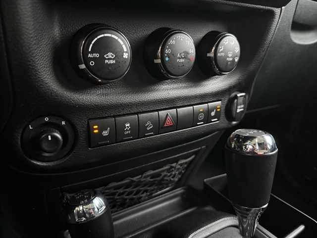 2011 JEEP WRANGLER - Image 23