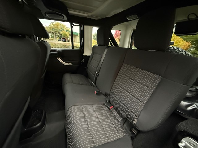 2011 JEEP WRANGLER - Image 29