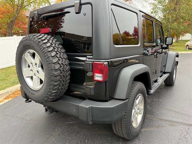 2011 JEEP WRANGLER - Image 40