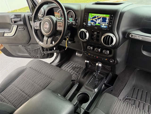 2011 JEEP WRANGLER - Image 22