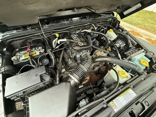 2011 JEEP WRANGLER - Image 17