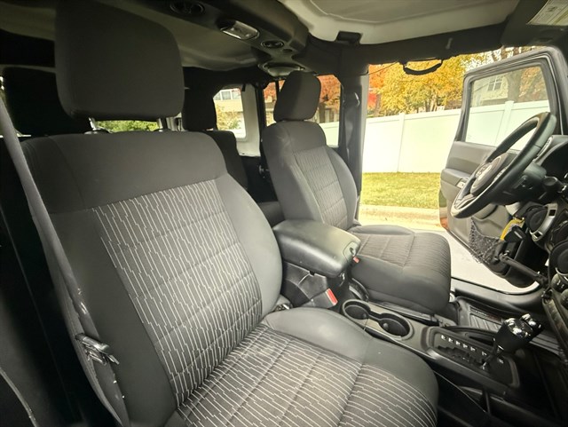 2011 JEEP WRANGLER - Image 25