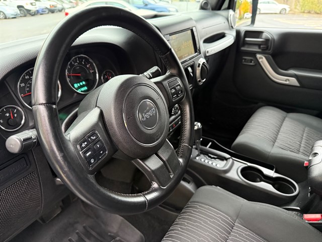 2011 JEEP WRANGLER - Image 24