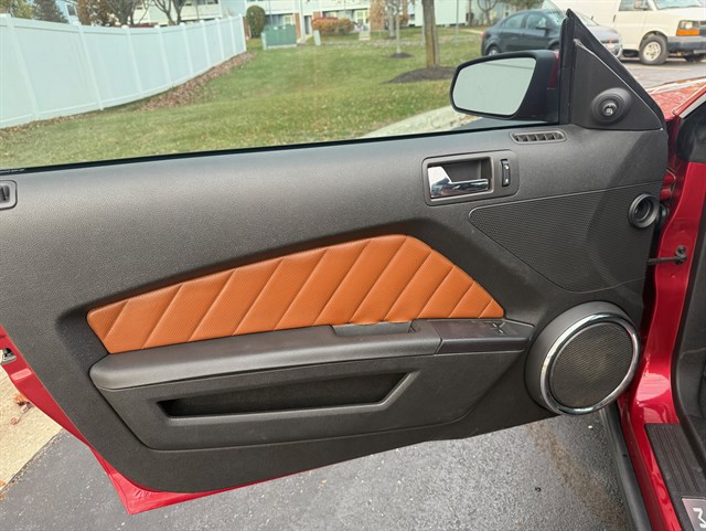 2010 FORD MUSTANG - Image 22