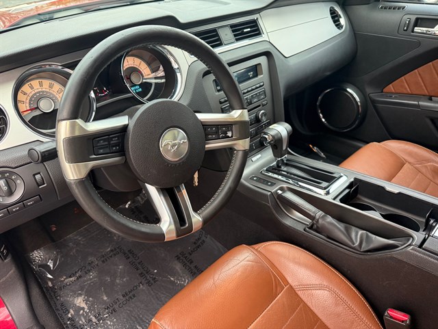 2010 FORD MUSTANG - Image 11