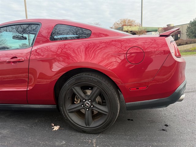 2010 FORD MUSTANG - Image 27