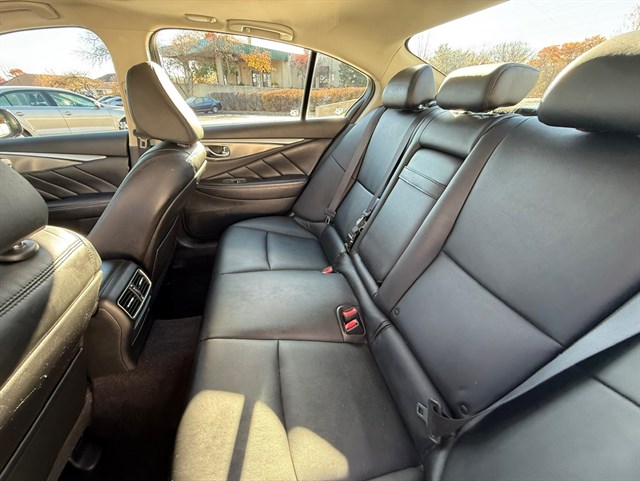 2015 INFINITI Q50 - Image 27